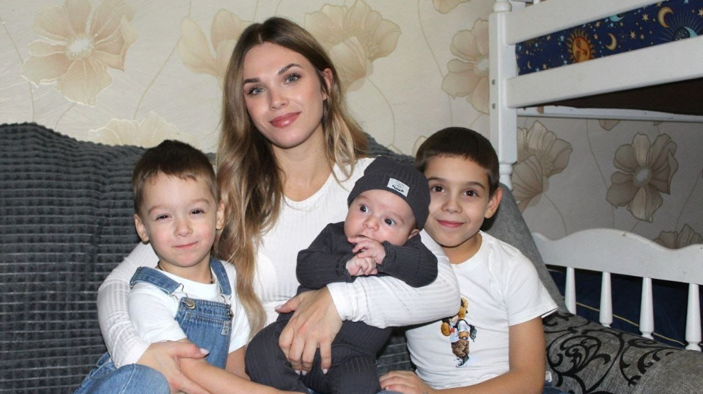 Многодетная семья участника СВО из Брянской области получила комплексную поддержку