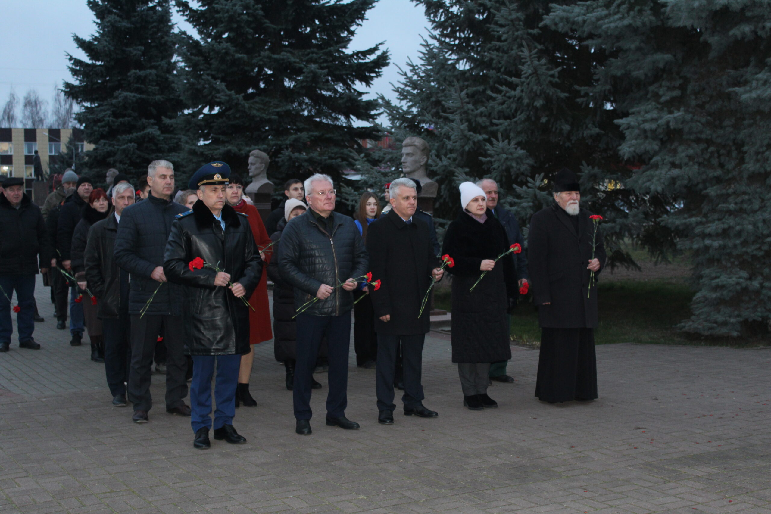 В Мглине в День Героев Отечества состоялся памятный митинг