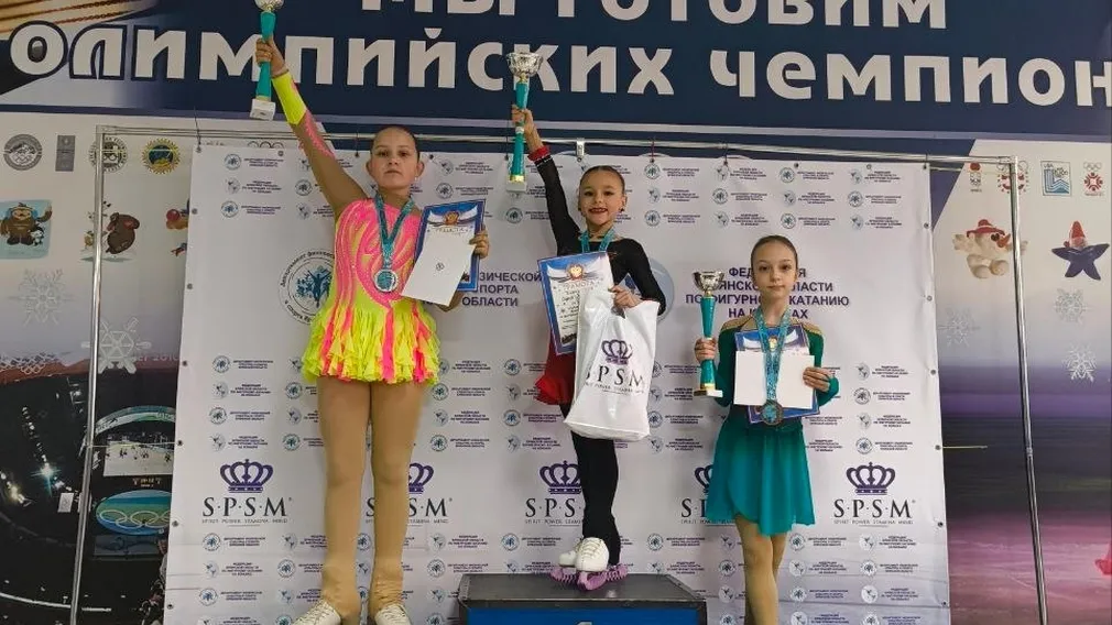 Брянские фигуристы вышли на лёд в борьбе за Кубок Губернатора