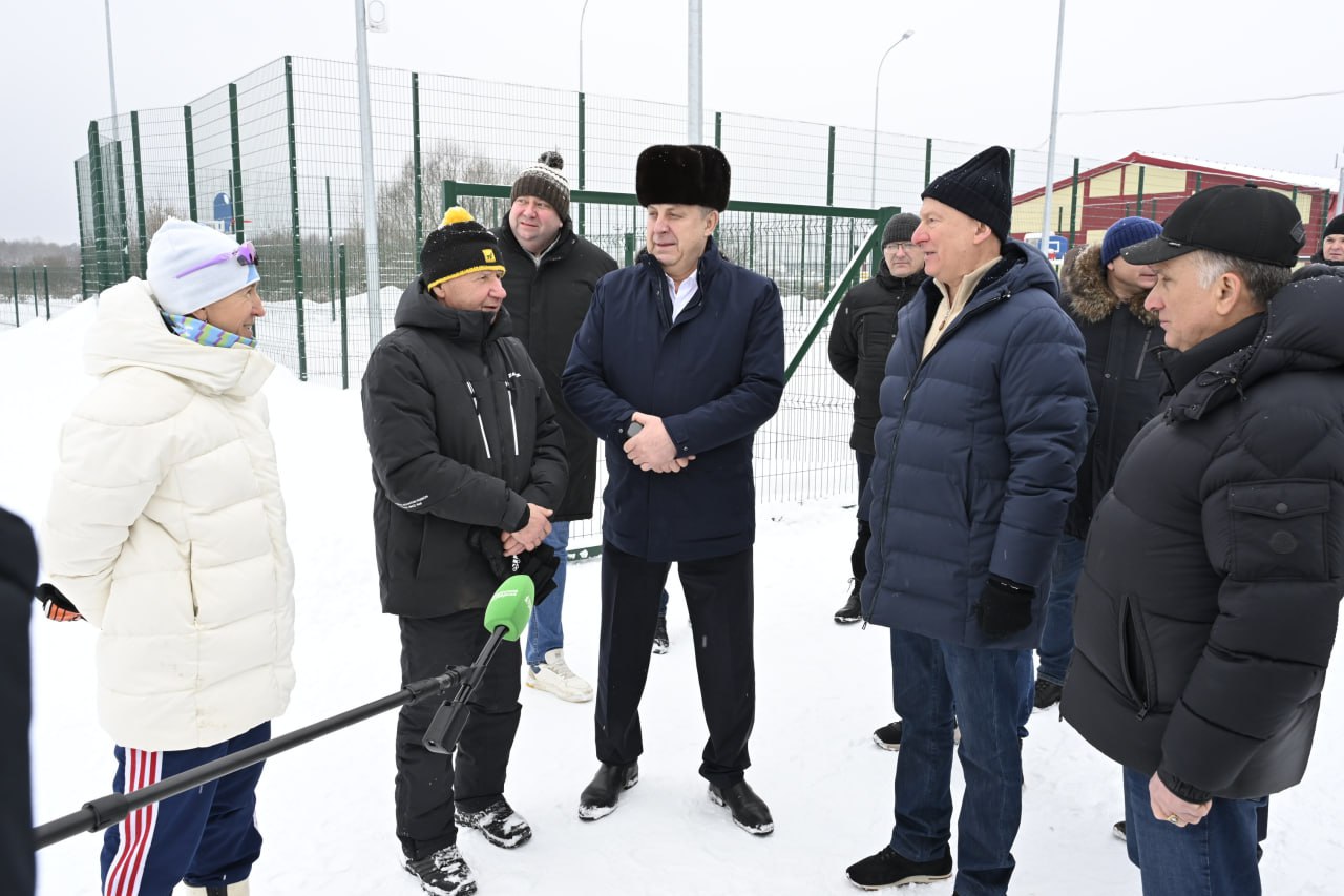 Встреча чемпионов: Патрушев обсудил спорт с тренером Большунова