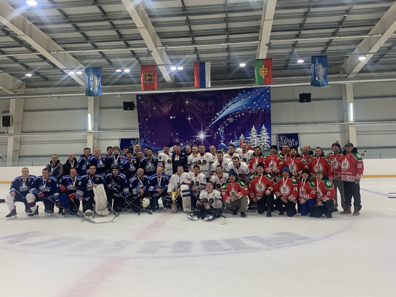 Рождественский хоккейный турнир в Клинцах укрепил российско-белорусскую дружбу