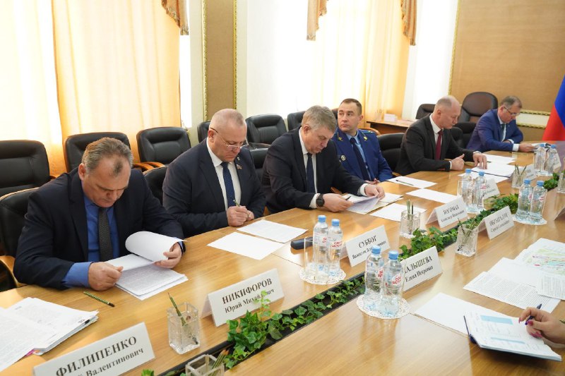 Губернатор обсудил с федеральными экспертами создание мемориала жертвам концлагеря «Дулаг-142»