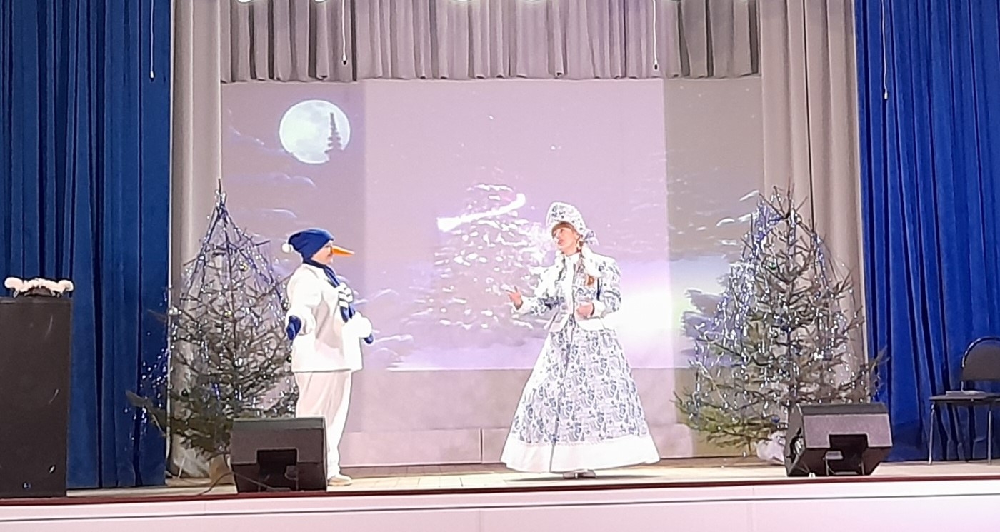 Театрализованный новогодний утренник «Украденные огоньки» прошел в Мглинском Доме культуры