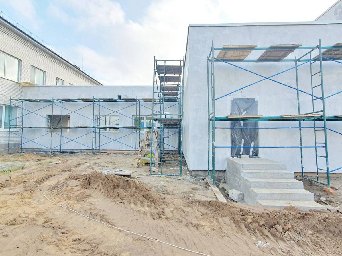 В городе Сельцо завершается строительство спортивного зала для школы №5