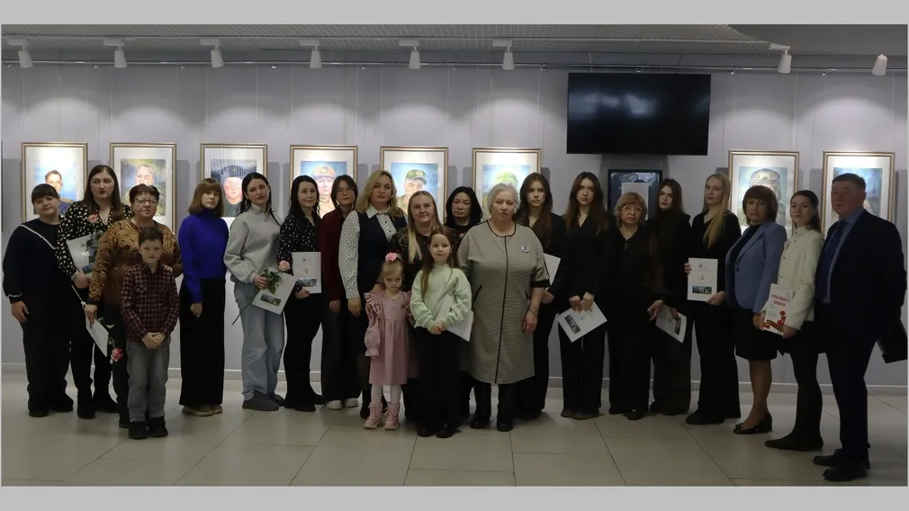 В Брянске презентовали выставочный проект и буклет «Герои нашего времени»