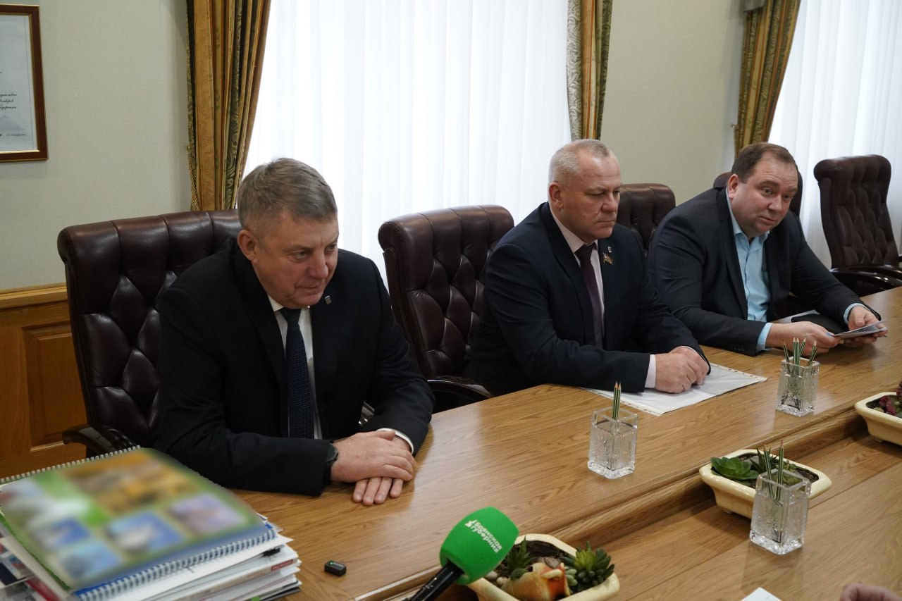 Прошла рабочая встреча Александра Богомаза с Виталием Шелегом и Андреем Шилиным