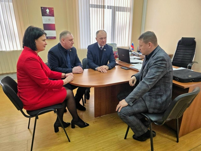 Депутат Госдумы Николай Щеглов посетил Выгоничский район