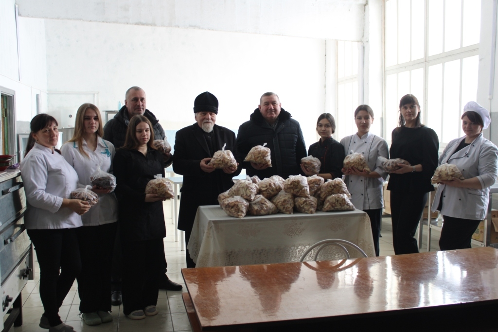 «Сухарики для солдата»: совместный проект Мглинского благочиния и филиала Брянского агротехникума