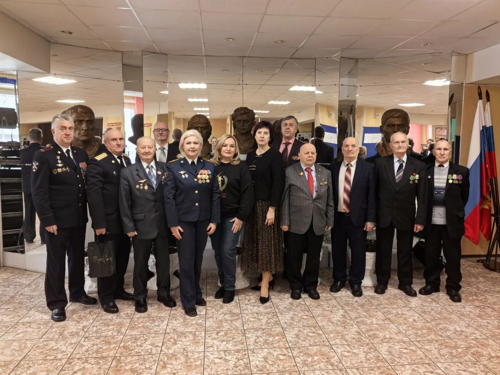 «Ветеранский десант» посетил шесть учебных заведений Брянска