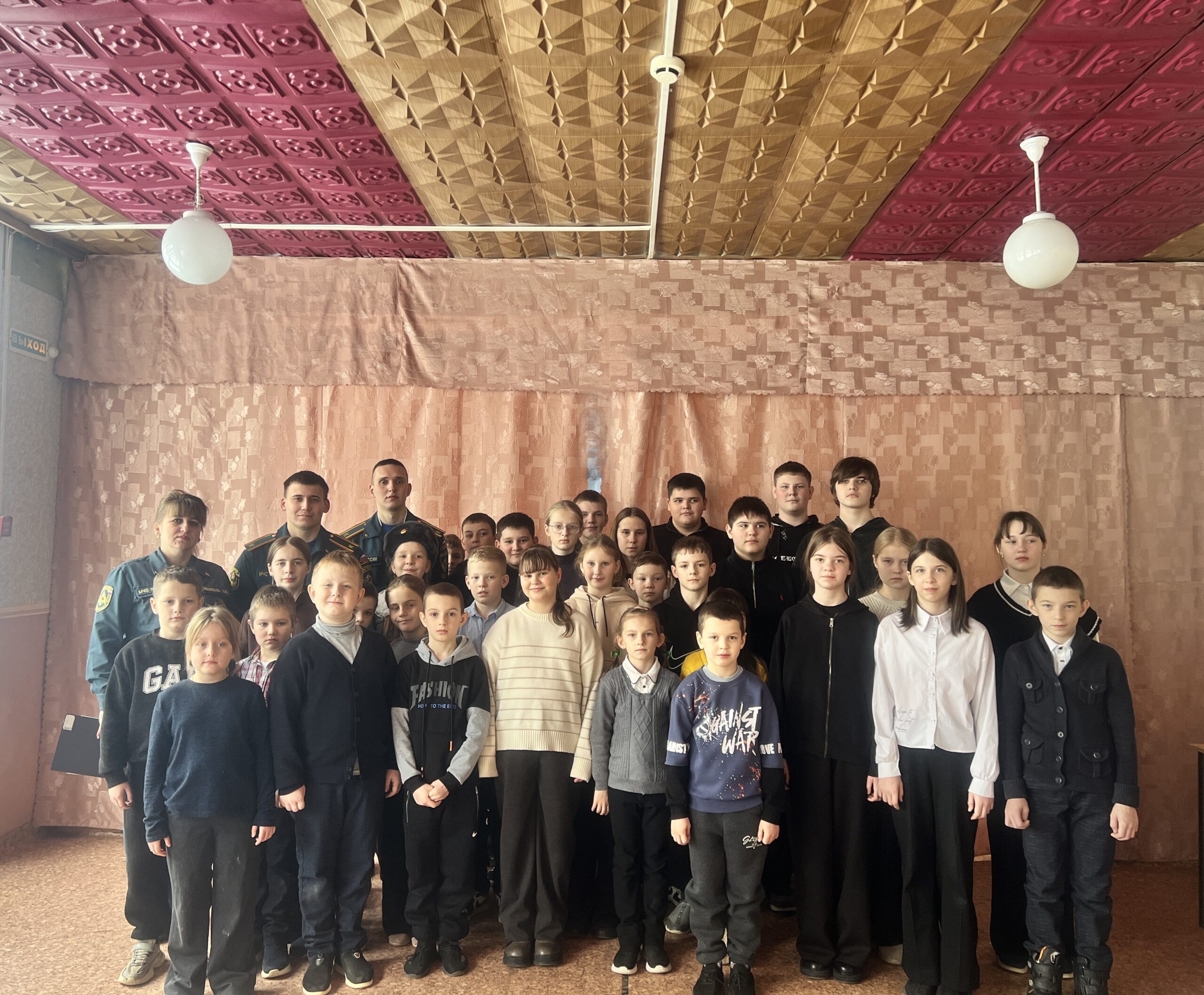 Курсанты академии государственной противопожарной службы МЧС России провели открытый урок