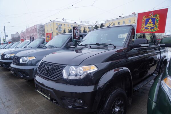 Александр Богомаз вручил ключи от новой автомобильной техники  бойцам «БАРС-Брянск»