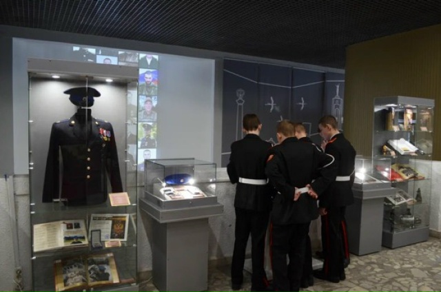 В Брянском краеведческом музее открылась выставка «Кремлевский полк на страже государства»