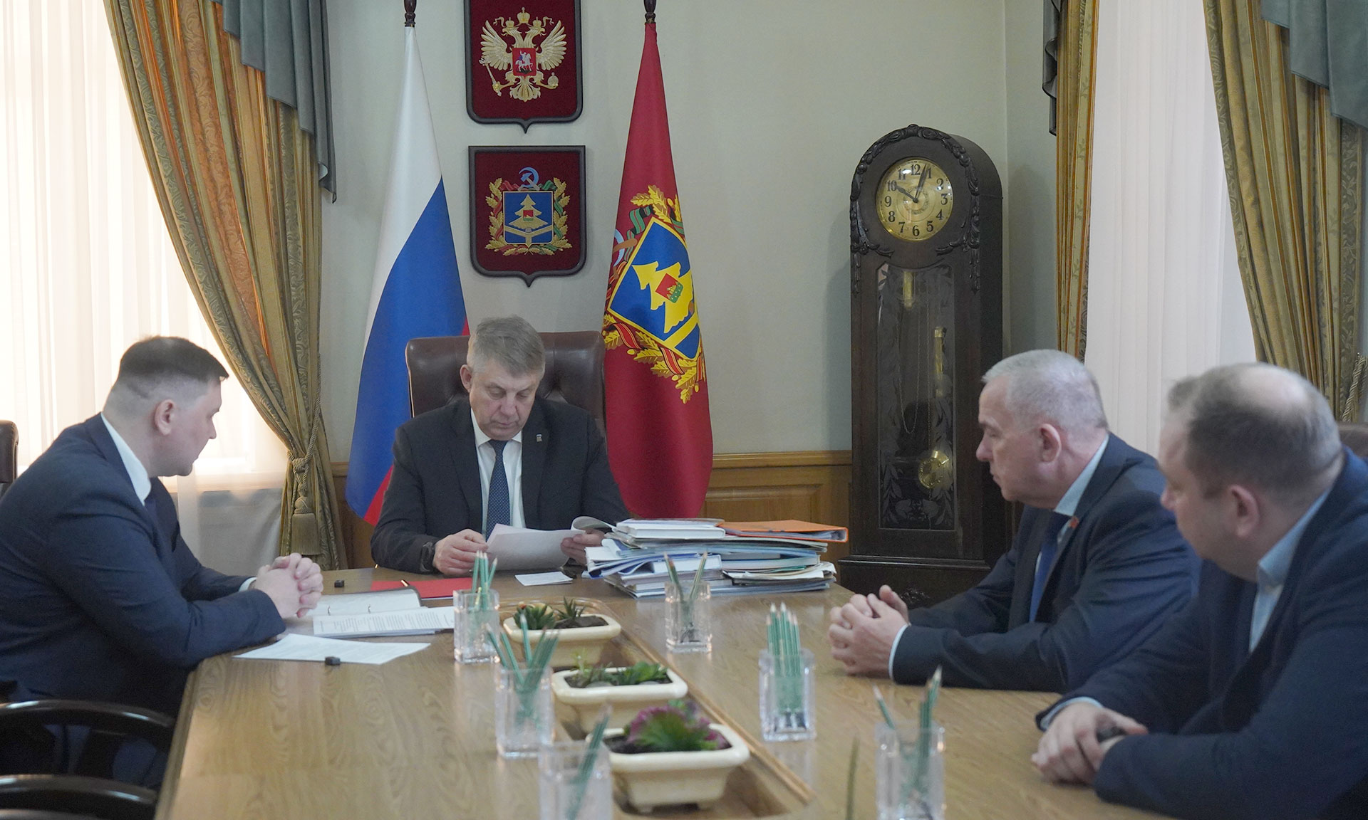 Александр Богомаз обсудил итоги догазификации Брянской области с руководителем газовых компаний