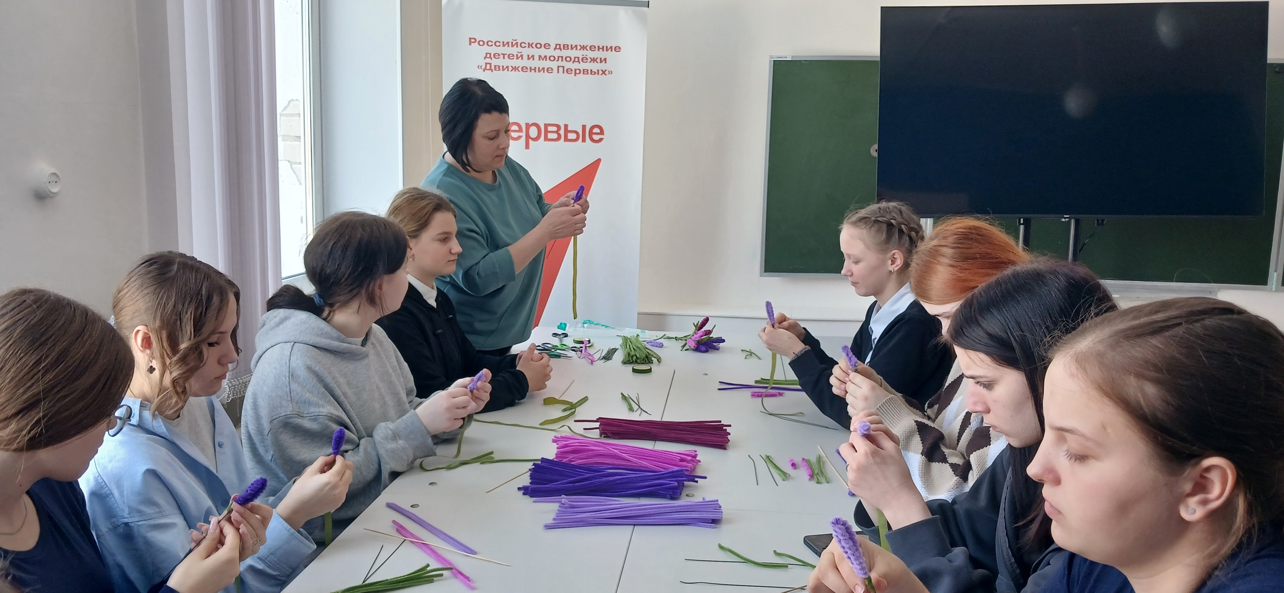 Для учеников Симонтовской школы провели мастер -класс «Крымская лаванда»