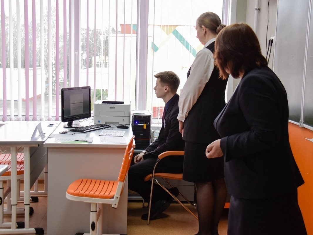 Почти 1,8 тысячи брянских выпускников написали тренировочные ЕГЭ