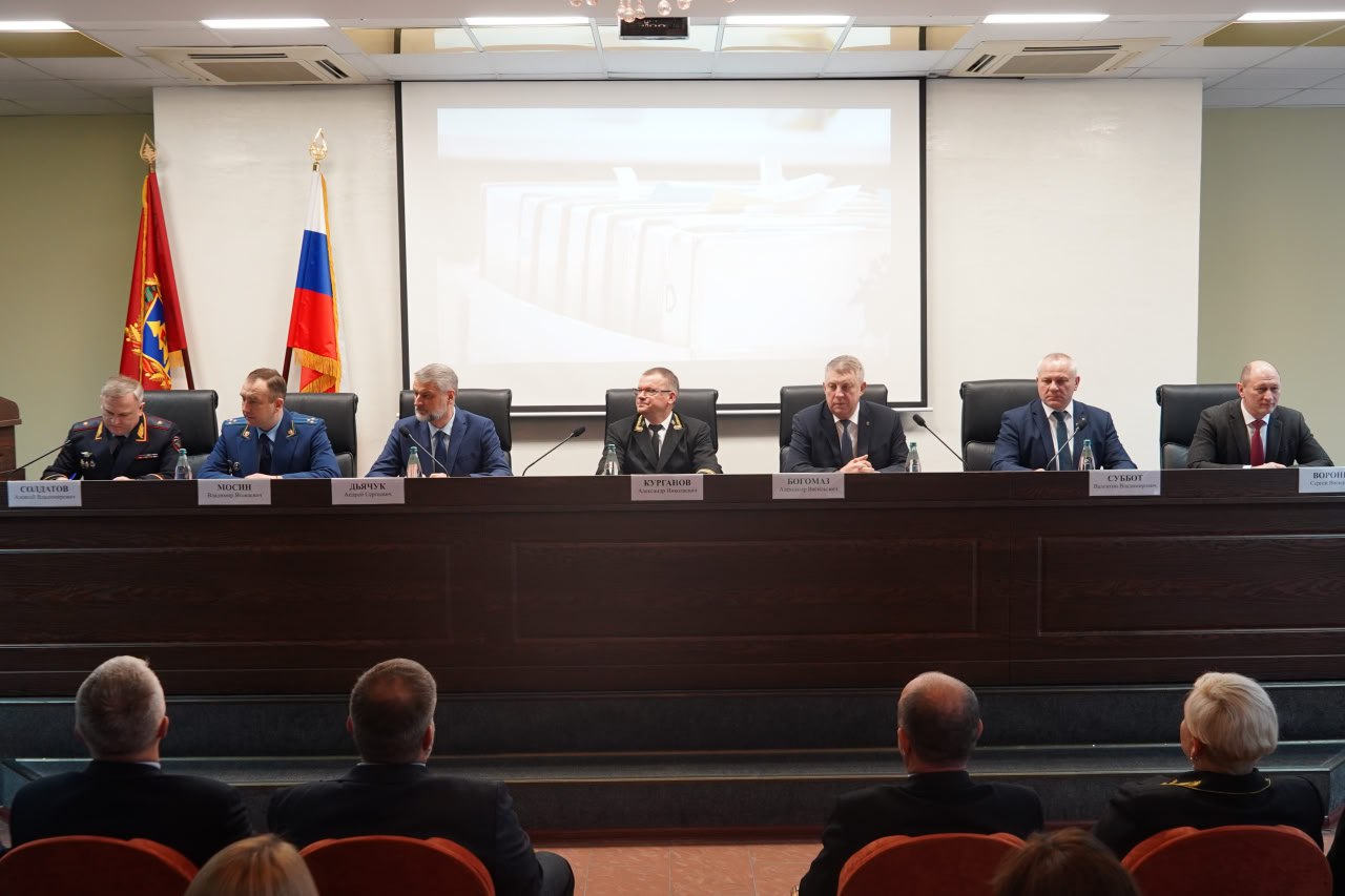 Губернатор назвал судебную систему региона надёжной опорой государства и защиты прав