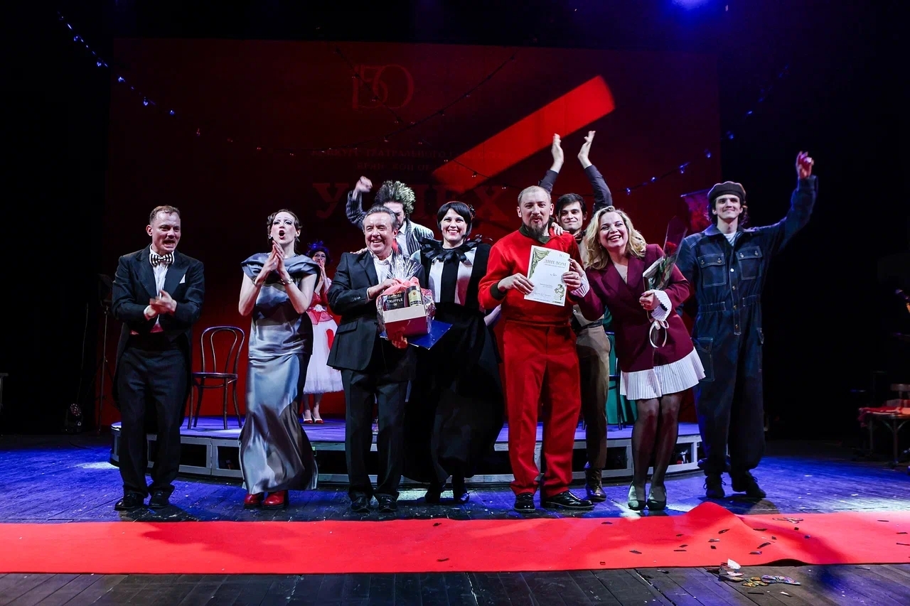 В Брянском театре драмы наградили лауреатов конкурса «Успех»