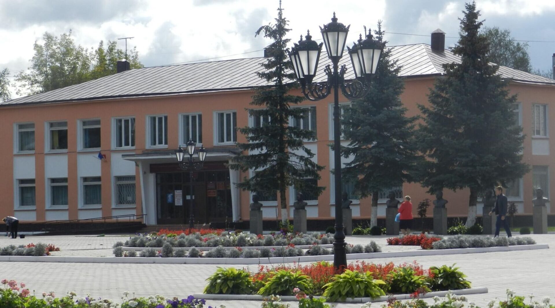 Библиотеку в Суземку ждёт полное обновление за 33 миллиона рублей