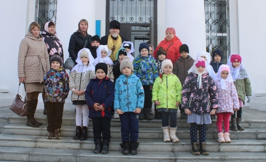 Воспитанники Мглинского детского сада побывали на экскурсии в Успенском храме