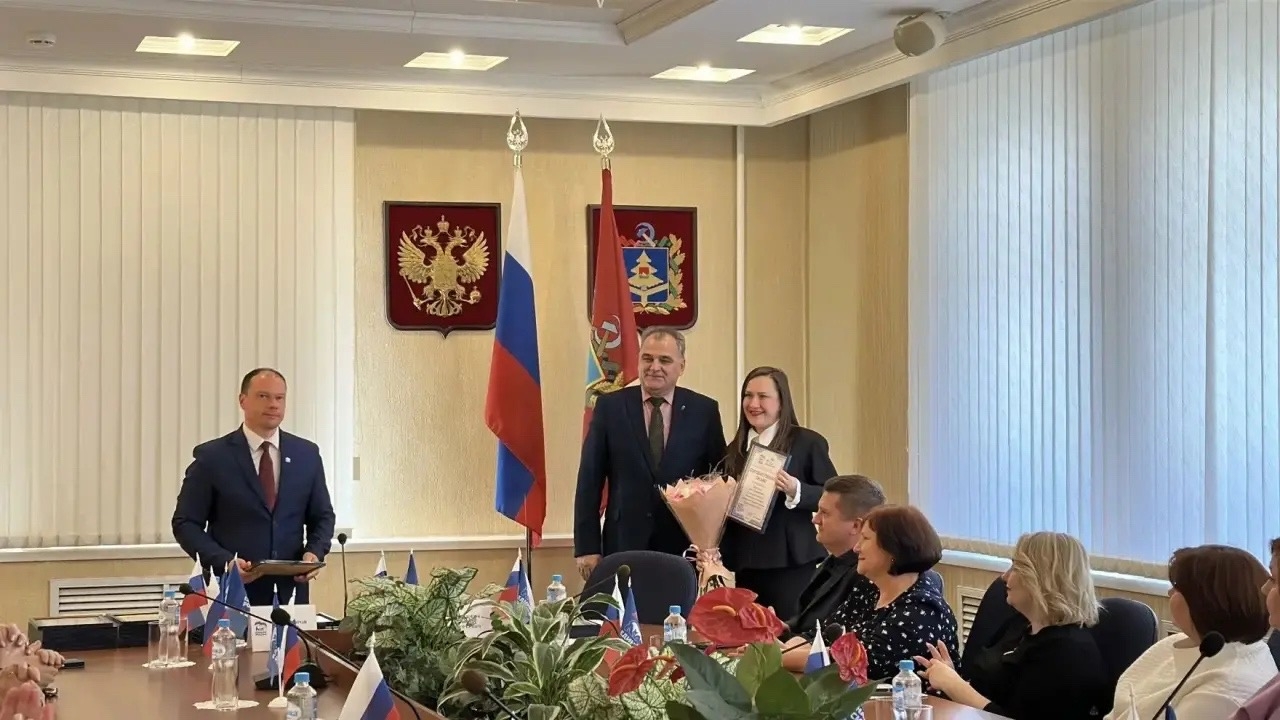 В Брянске торжественно наградили работников культуры