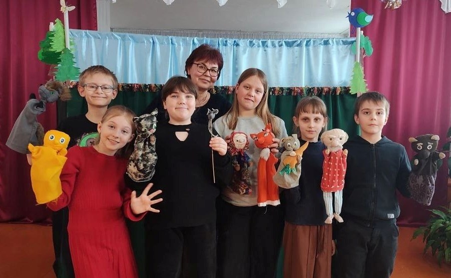 В Мглинском Центре детского творчества прошла премьера кукольного спектакля «Колобок»