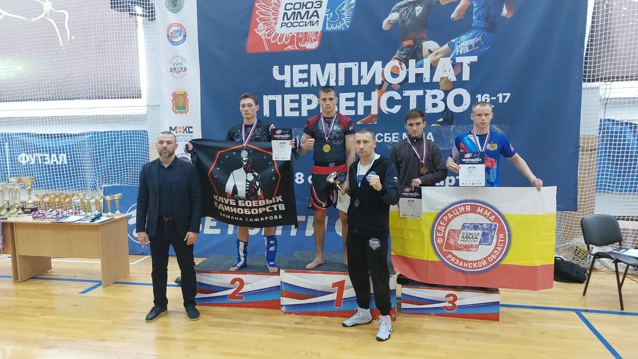 Брянские бойцы ММА завоевали серебро и бронзу на чемпионате ЦФО в Липецке