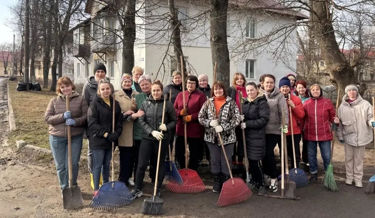 Более 4 тысяч брянцев вышли на первый общегородской субботник