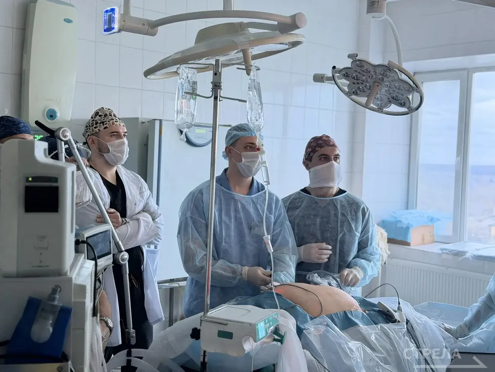 Хирурги Сеченовского университета обучают брянских коллег новым методикам