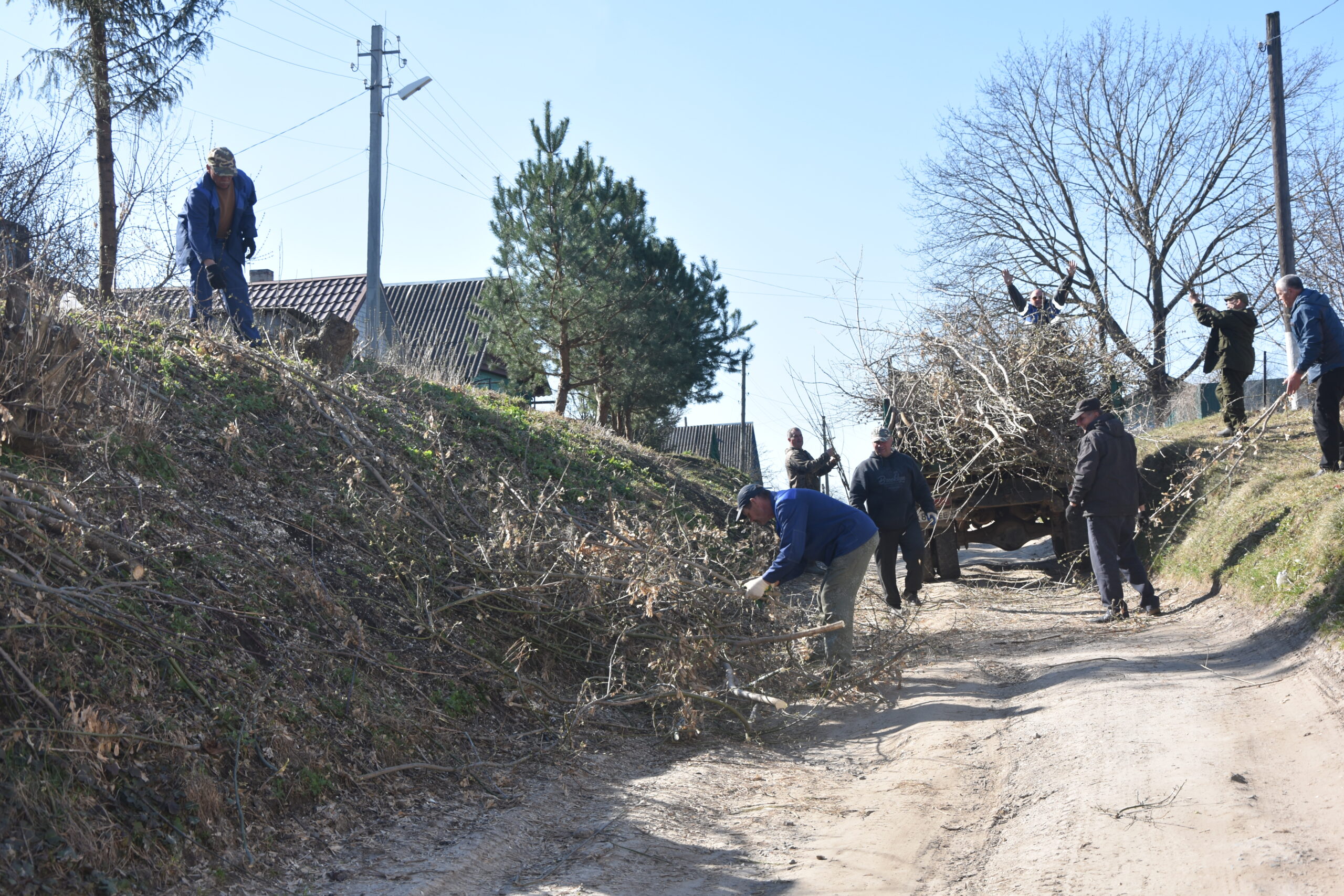 В Мглине прошел субботник