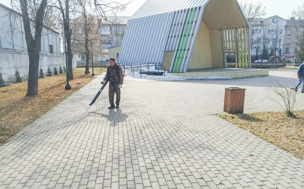 В Брянске готовят шесть муниципальных парков к летнему сезону