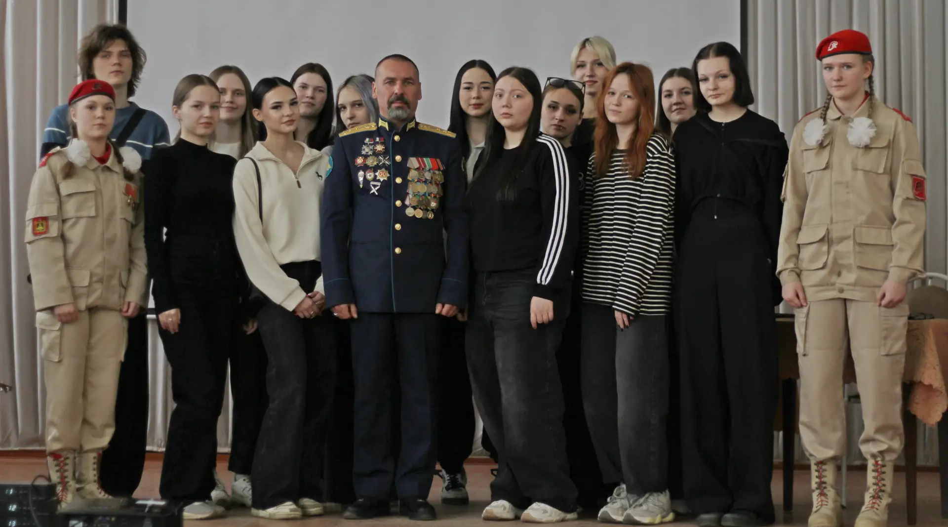 Музыкант‑ветеран вдохновил зал Брянского техникума