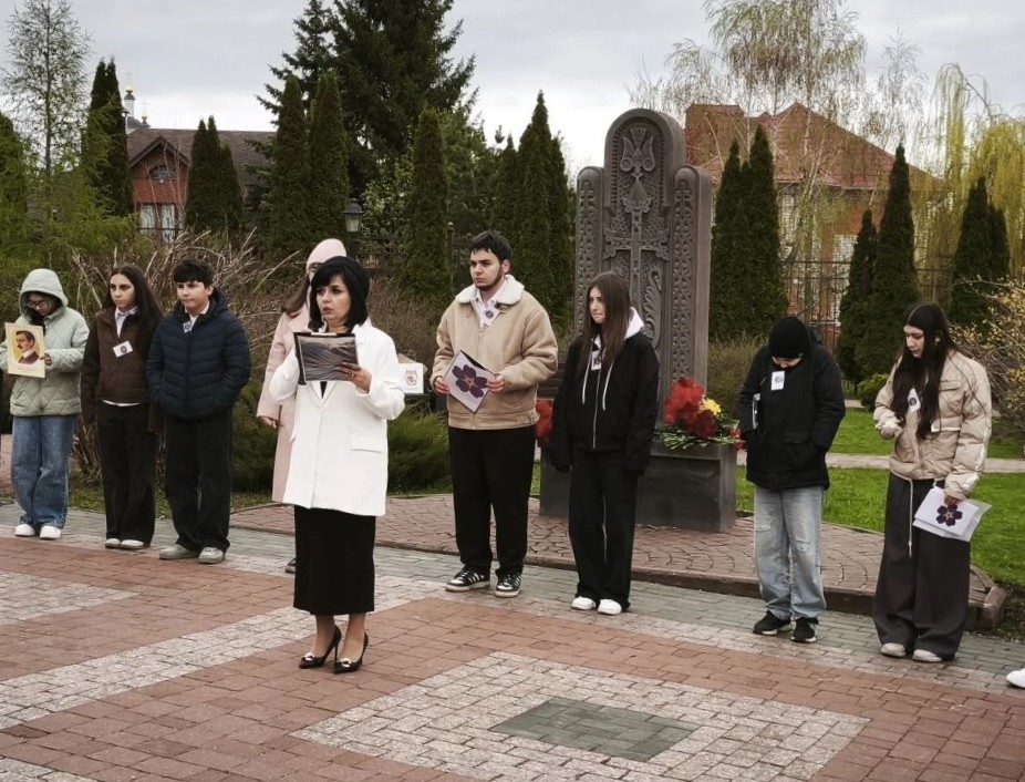 Панихида у памятника‑Хачкара: брянцы вспомнили жертв трагедии 1915 года