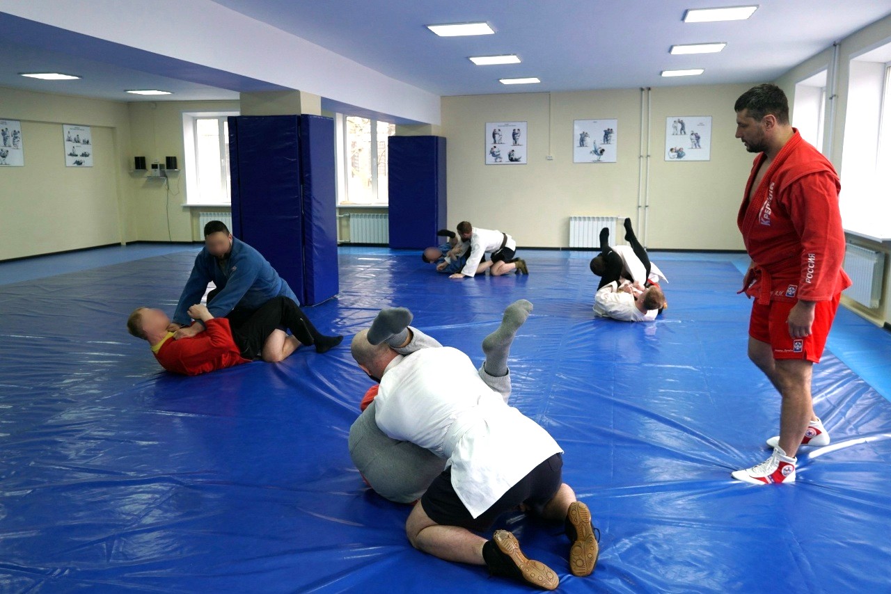 К 10-летию Росгвардии Артем Осипенко поделился опытом с бойцами спецподразделений