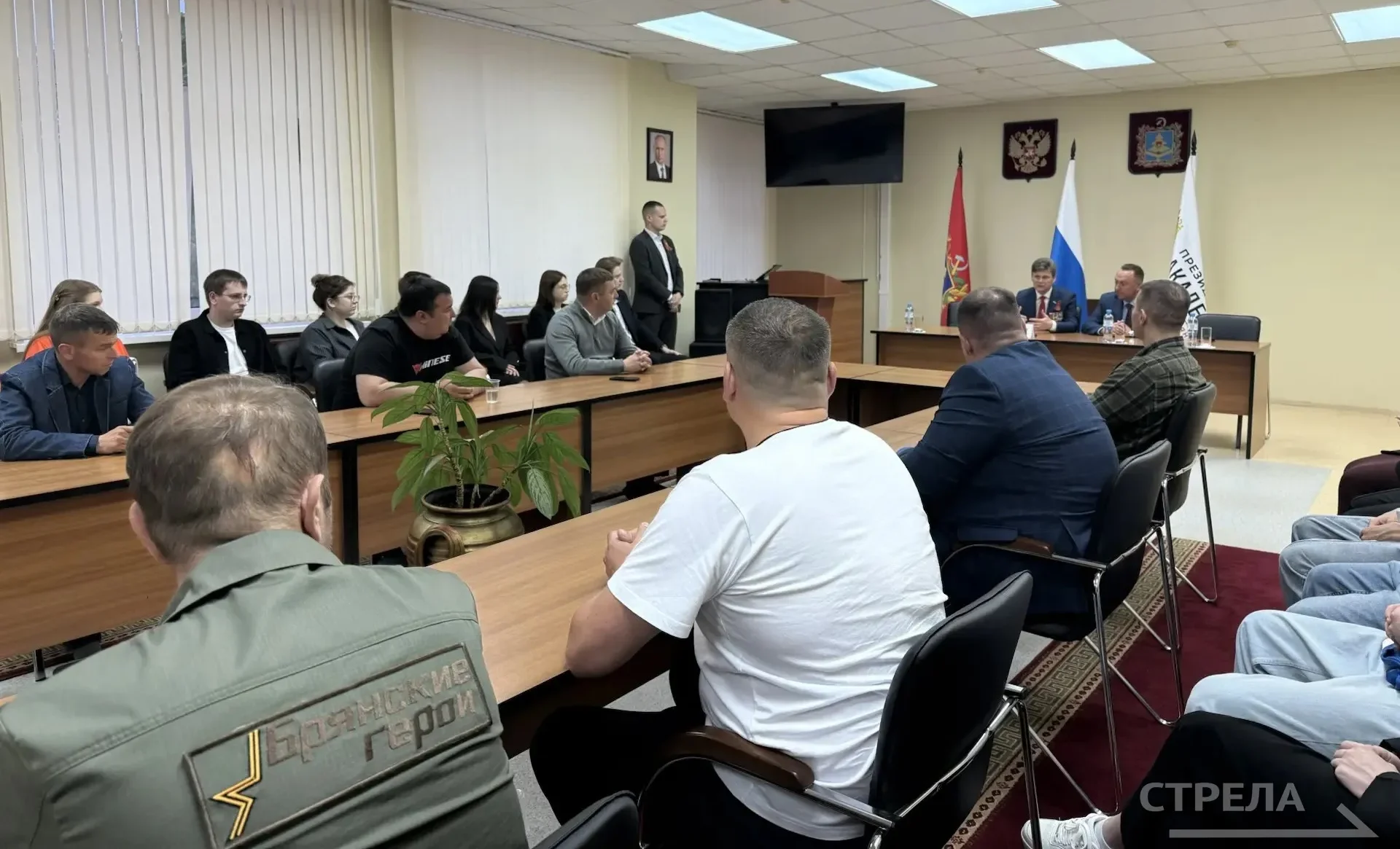 Сенатор Василий Попадайло встретился с участниками проекта «Брянские Герои»