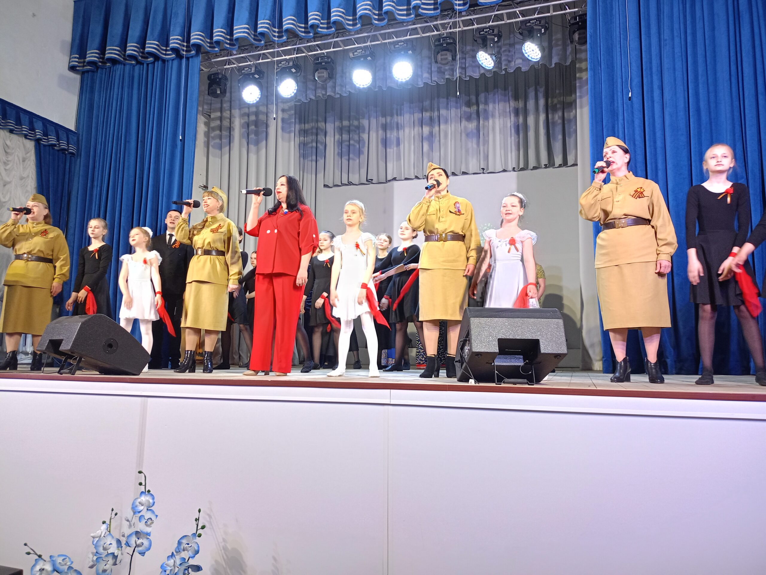 «Сквозь года звенит Победа»: в Мглинском Доме культуры состоялся торжественный митинг- концерт
