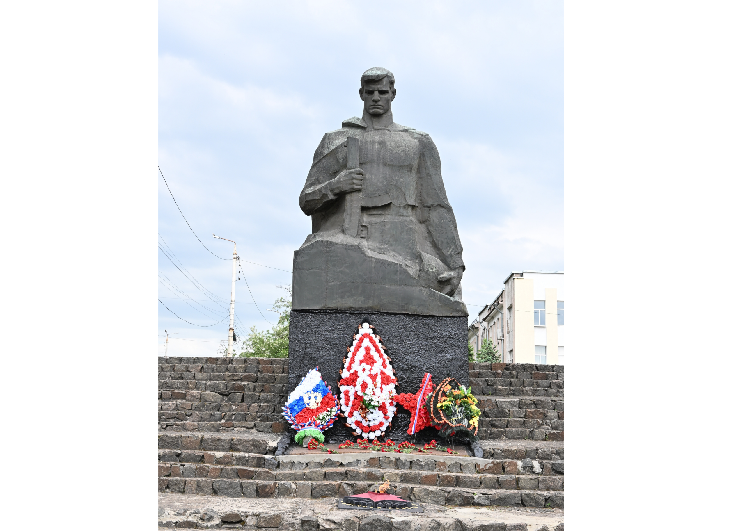 Егор Ковальчук почтил подвиг защитников Брянки