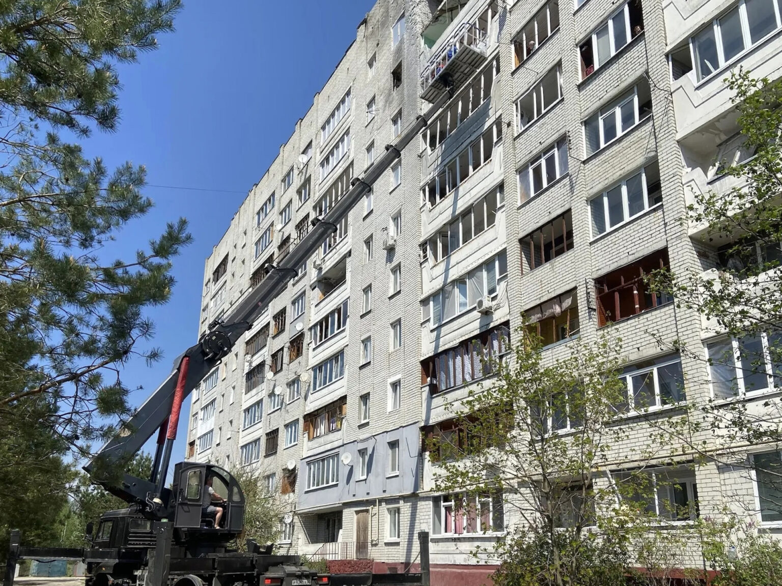 В Брянске продолжаются восстановительные работы в Автозаводце