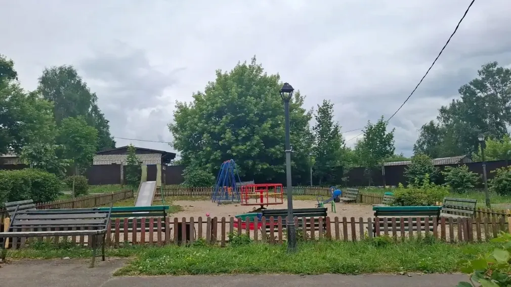 В Супонево обустроили детские зоны на улицах Советской и Полевой