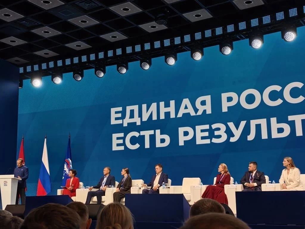 Дмитрий Медведев подвел итоги прошедших окружных форумов