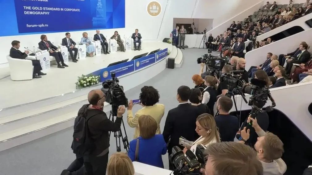 Про внедрение мер поддержки «золотого стандарта» рассказал глава Брянского региона Егор Ковальчук