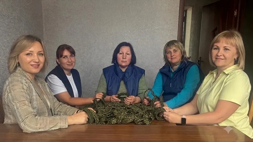58 паракордовых браслетов передадут бойцам СВО из Дубровского района