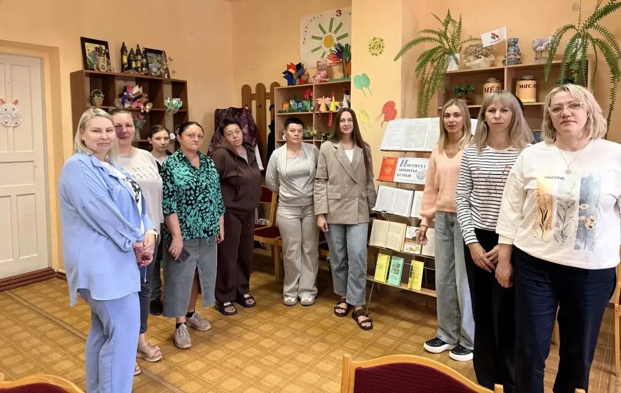Для многодетных семей Новозыбкова провели встречу с социальными работниками и юристами