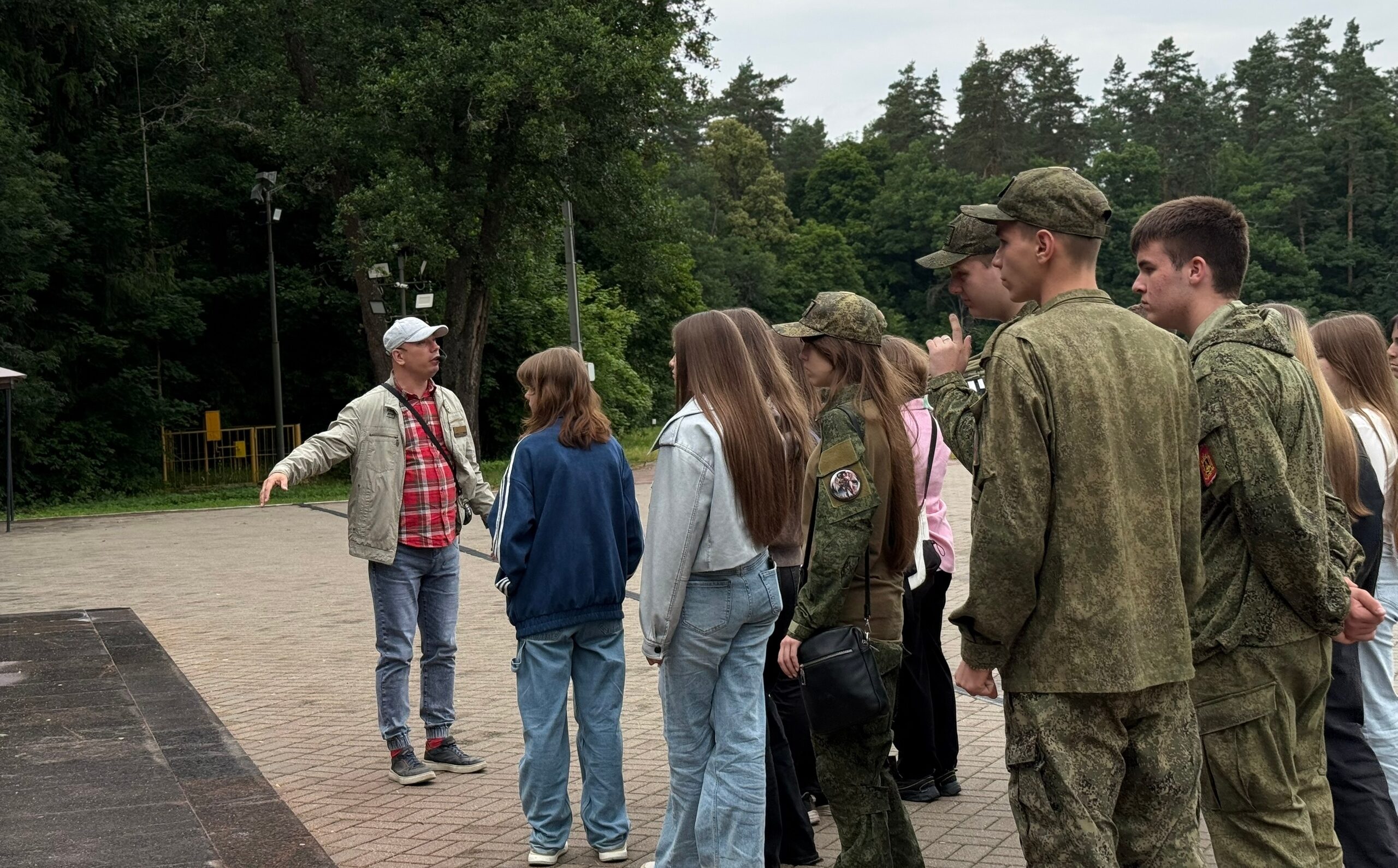 В День семьи для ребят из Клинцов организовали экскурсию и мастер-класс