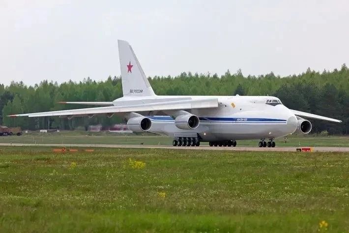 В Брянской области чествуют военных лётчиков и авиаторов