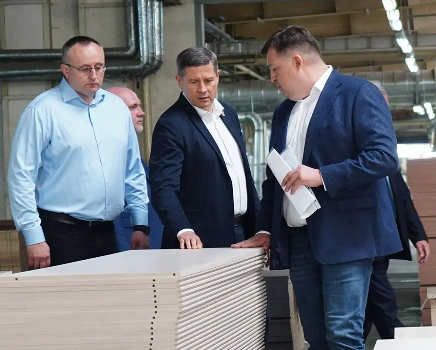Егор Ковальчук ознакомился с развитием Дятьковского района