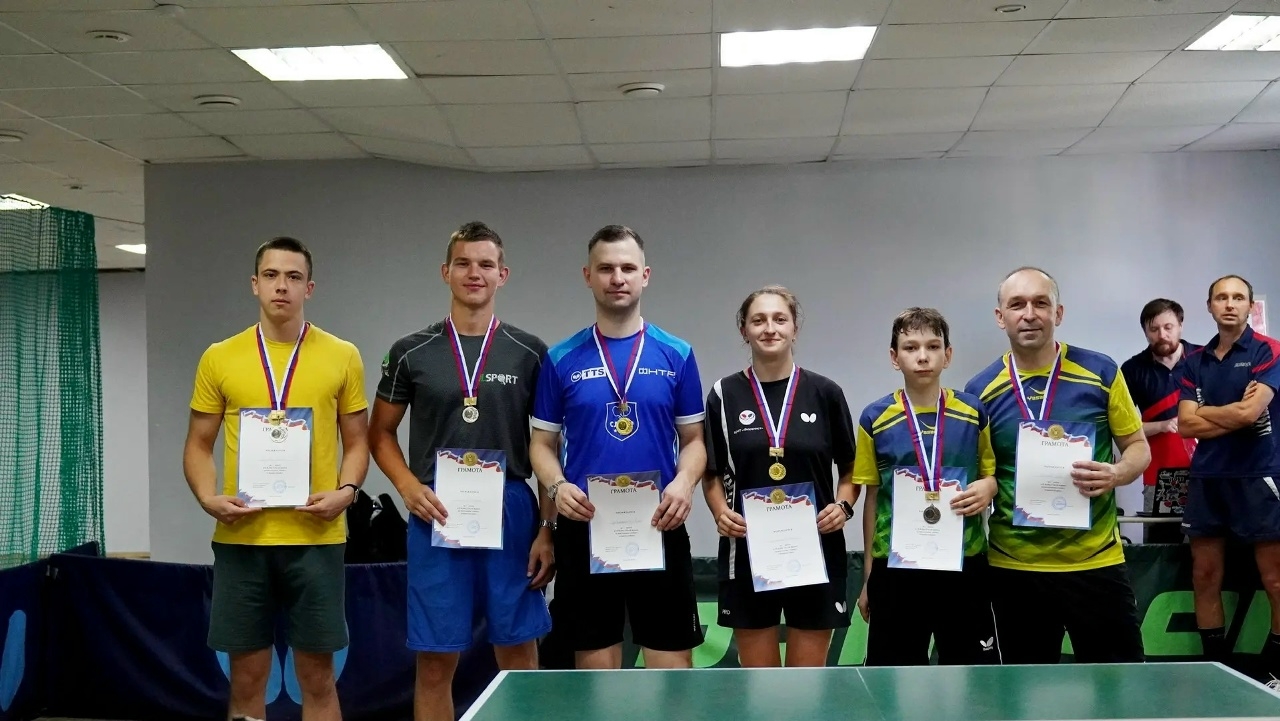 В Брянске прошли соревнования по настольному теннису