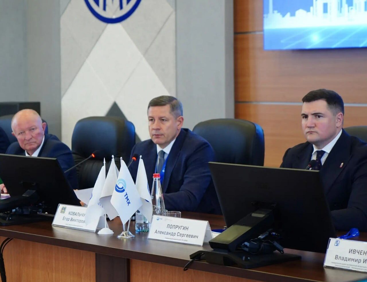 Врио губернатора обсудил с промышленниками развитие сектора и меры поддержки