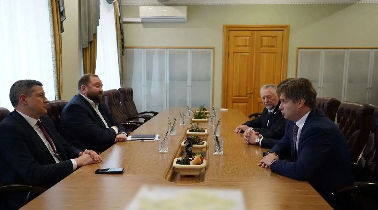 Развитие промышленности и госпрограммы обсудили в Брянской области