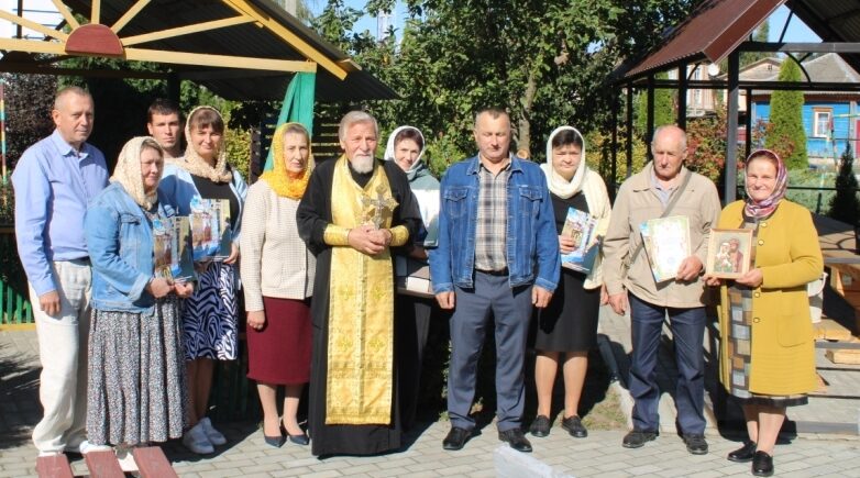 Семейные пары поздравили на приходе Успенского храма г. Мглина