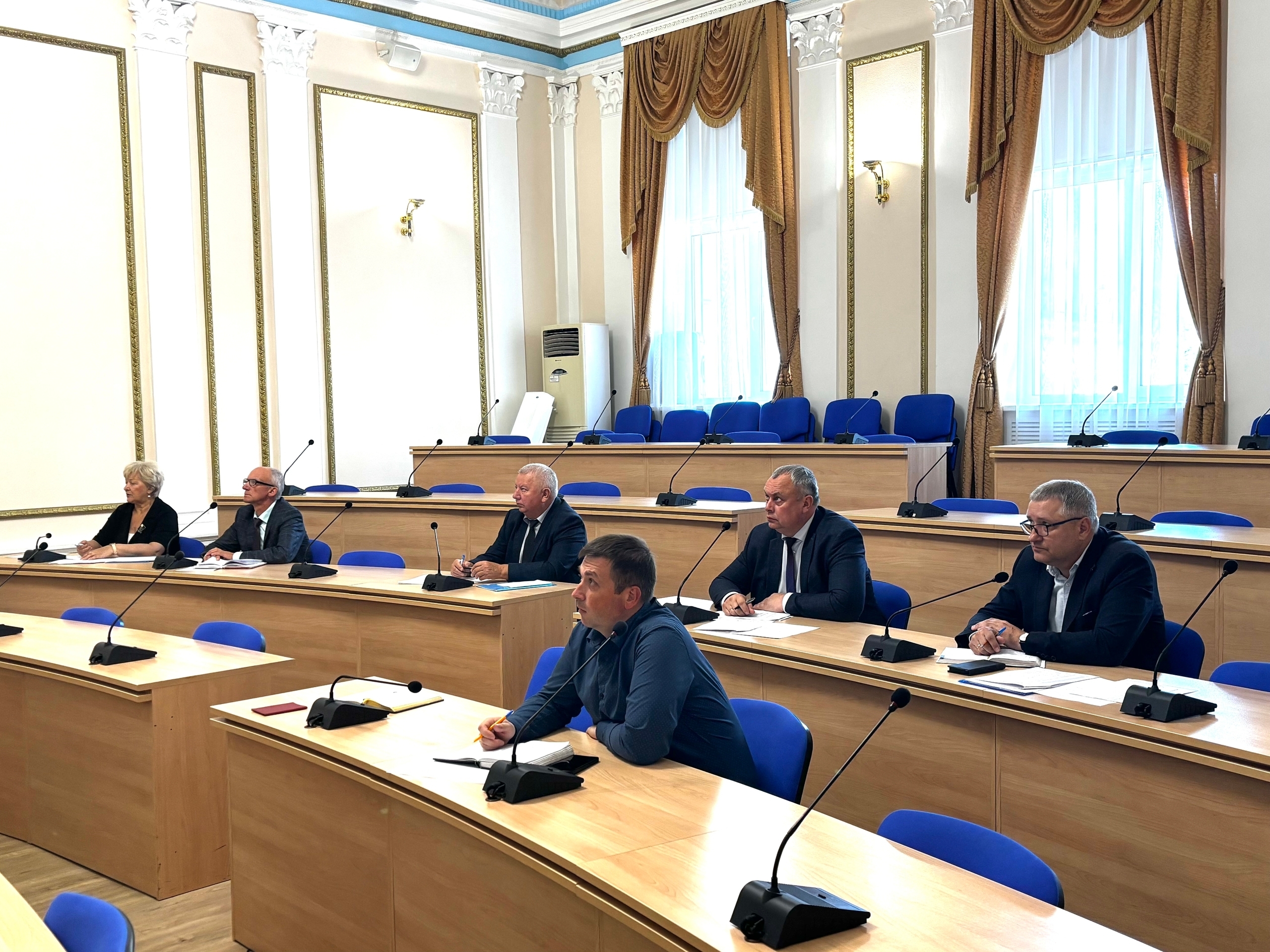 Борис Грибанов провёл совещание по уборке урожая и подготовке к севу